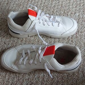 On Women's The Roger Centre Court Sneakers size 8